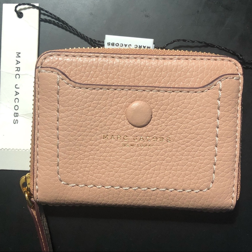 NWOT Marc Jacobs Empire City Leather Zip Wallet